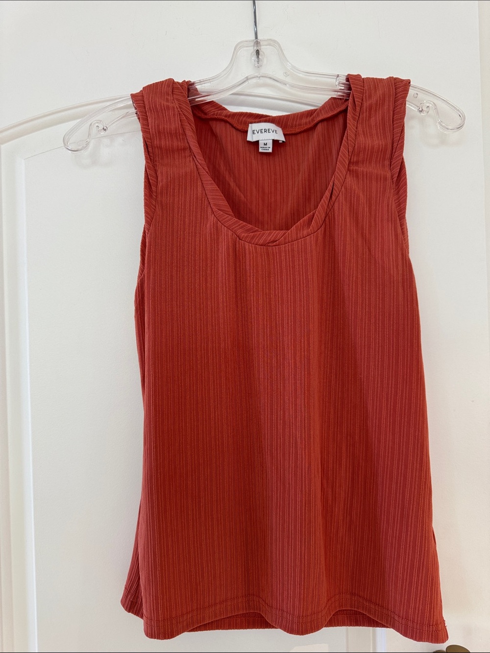 Evereve Ribbed Scoop Neck Tank in Rust Red
